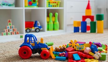 Kinderzimmer mit Bauklötze und einem Radlader