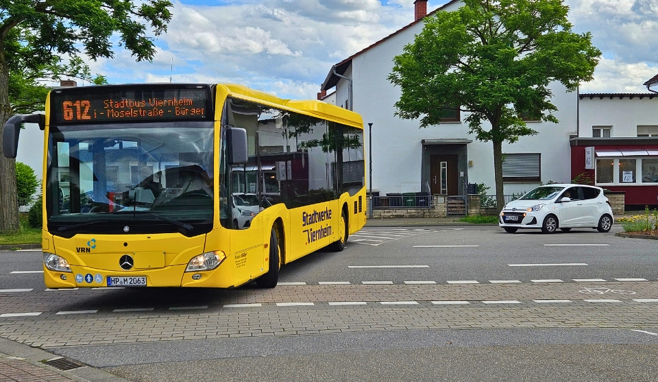 gelber Bus