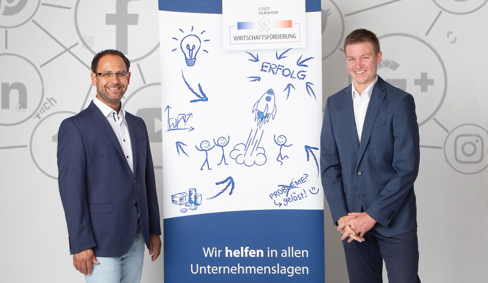 Wirtschaftsförderer Alexander Schwarz (links) und Simon Klug informieren über die neuen Regelungen im Insolvenzrecht