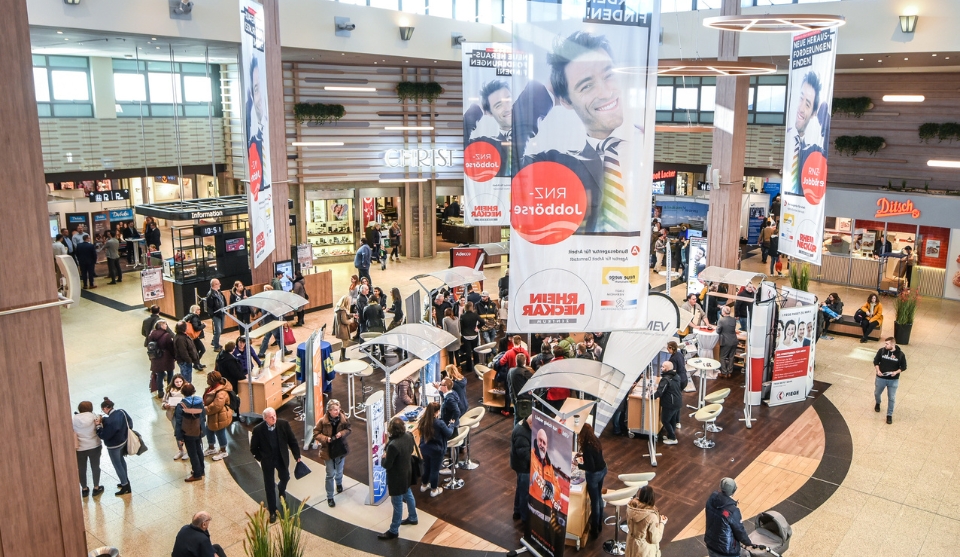 Blick auf die Jobbörse von oben