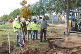 Das Organisationsteam im Amt für Stadtentwicklung und Umweltplanung: (v. l.) Patrick Reimers-Bug, Myriam Buddensiek, Markus Zedlitz und Dirk Faltermann mit Ersten Stadtrat Jörg Scheidel.