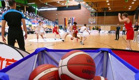 Viernheim gratuliert herzlich zum Basketball-Europameistertitel – und freut sich schon jetzt auf das nächste Albert Schweitzer Turnier: Szene aus dem Spiel Serbien – Deutschland (U17) 2024.
