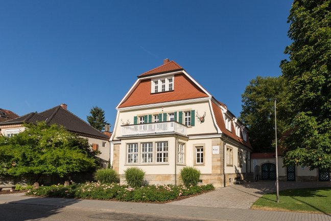 Das um 1906 gebaute Forsthaus, in dem sich heute das Museum Viernheim befindet. Der Bau des repräsentativen Gebäudes wurde von Ludwig Wilhelm Wilbrand in seiner Funktion als Vorsitzender der Forstverwaltung veranlasst Museum Viernheim