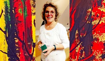 Im Mittelpunkt der Ausstellung steht die vielseitige künstlerische Reise von Petra Gross