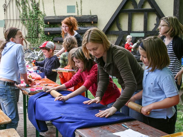 Erfahrungen sammeln und lernen über die Sinne. Erfahrungen sammeln und lernen über die Sinne.
