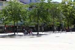 Wasserspielplatz Innenstadt Wasserspiel auf großem Platz