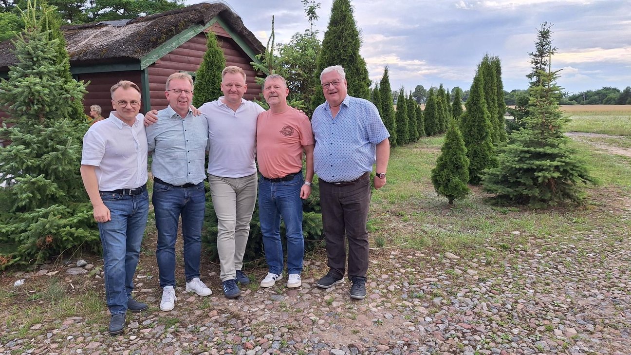 Die offiziellen Vertreter aus Mława, Viernheim und Franconville: (v. l.) Stellvertretender Bürgermeister Marcin Burchacki, Bürgermeister Matthias Baaß, Bürgermeister Piotr Jankowski, Stadtrat Jacques Ducrocq und Stadtverordnetenvorsteher Norbert Schübeler.