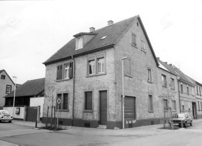 Das einstige Haus der Familie Schindler, Ecke Molitor- / Annastraße, 1980er Jahre Das einstige Haus der Familie Schindler, Ecke Molitor- / Annastraße, 1980er Jahre