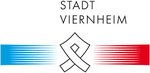 Logo Stadt Viernheim blauer und roter Balken in der Mitte gotische Vier Schriftzug Stadt Viernheim