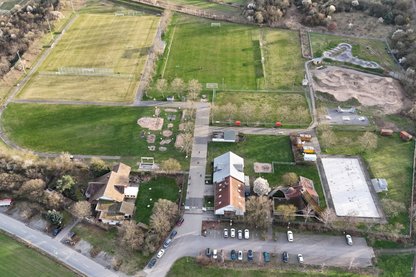 Familiensportpark West Grünfläche mit verschiedenen Elementen