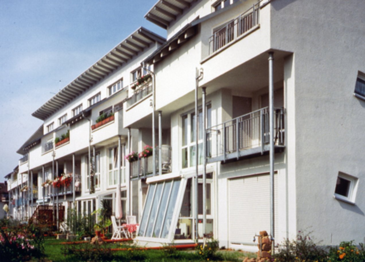 Mehrfamilienhäuser nach der Fertigstellung Mehrfamilienhäuser nach der Fertigstellung
