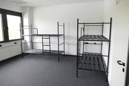 Je nach Größe der Zimmer sind 2 oder mehr Doppel-Stockbetten aufgestellt. Hier ein Zimmer mit 2 Stockbetten ©Stadt Viernheim Zimmer mit zwei Stockbetten