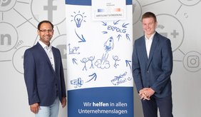 Bildquelle: Stadt Viernheim Bildtext: Alexander Schwarz und Simon Klug (v. l.) von der städtischen Wirtschaftsförderung wollen auch die Künstlerbranche während der Corona-Krise unterstützen und machen auf vielfältige Hilfeangebote aufmerksam Bildquelle: Stadt Viernheim Bildtext: Alexander Schwarz und Simon Klug (v. l.) von der städtischen Wirtschaftsförderung wollen auch die Künstlerbranche während der Corona-Krise unterstützen und machen auf vielfältige Hilfeangebote aufmerksam