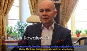 Bewegende Worte und voll des Dankes: Bürgermeister Sławomir Kowalewski aus Mława ©Screenshot Stadt Viernheim Sławomir Kowalewski aus Mława (Link zum Video unter youtube)